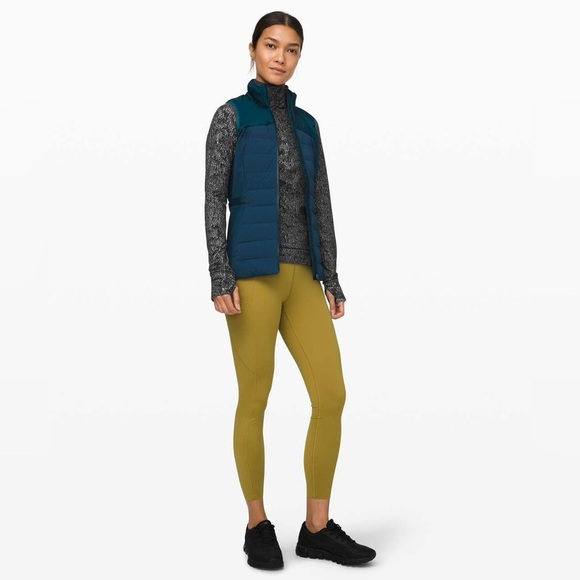 LULULEMON | Outrun the Elements 1/2 Zipper - Picture 4 of 16